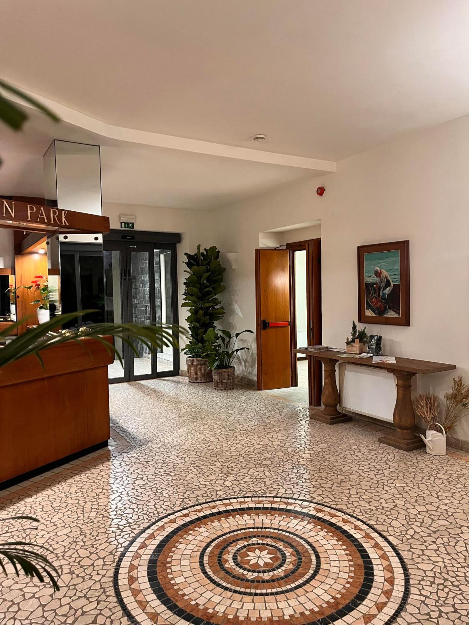 דיאנו מרינה Hotel Eden Park מראה חיצוני תמונה