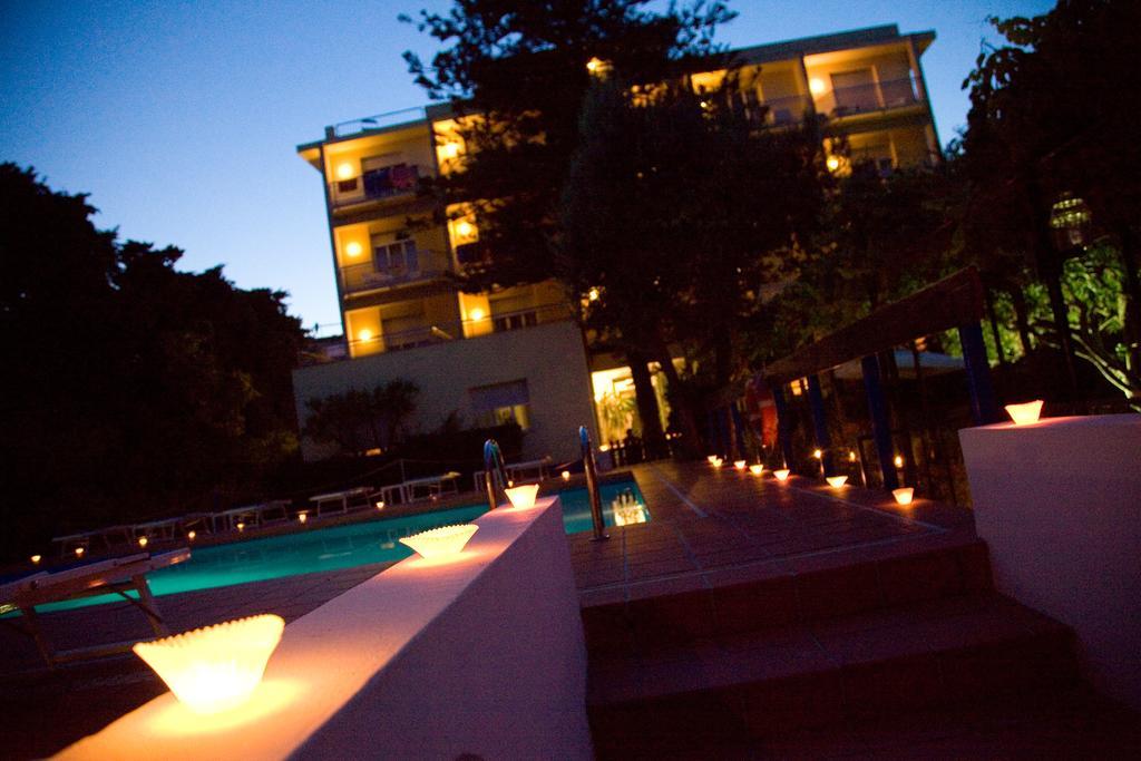 דיאנו מרינה Hotel Eden Park מראה חיצוני תמונה