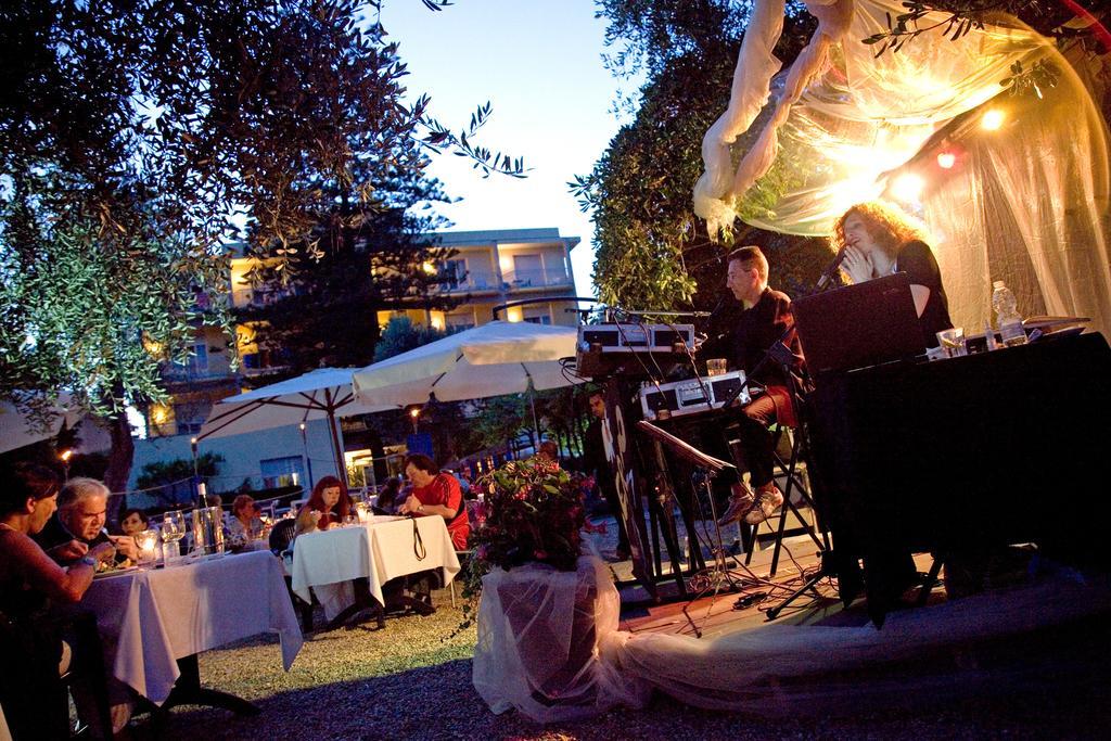 דיאנו מרינה Hotel Eden Park מראה חיצוני תמונה