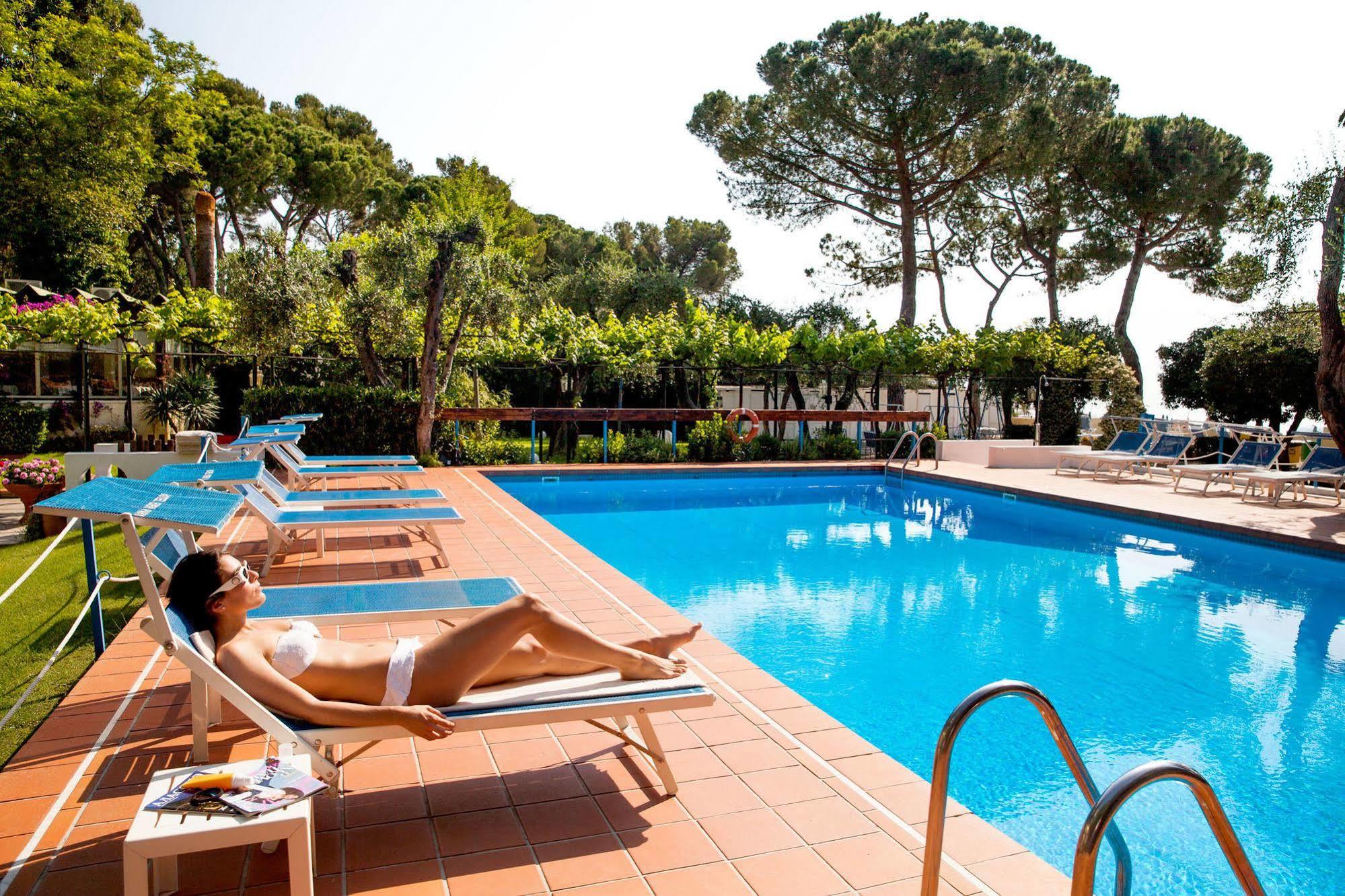 דיאנו מרינה Hotel Eden Park מראה חיצוני תמונה