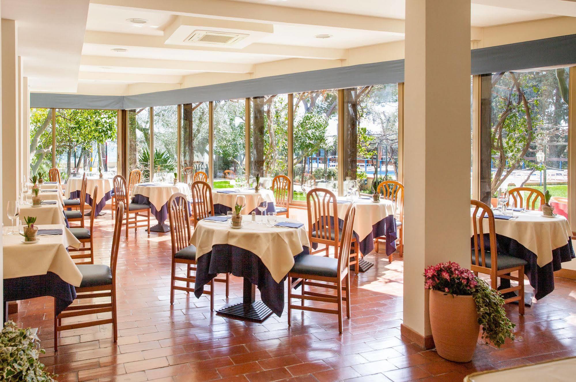 דיאנו מרינה Hotel Eden Park מראה חיצוני תמונה