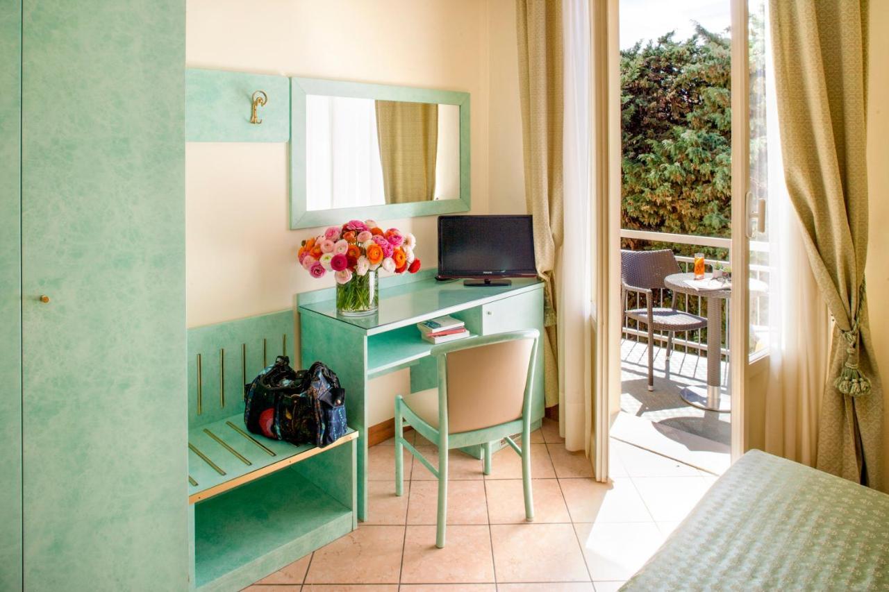 דיאנו מרינה Hotel Eden Park מראה חיצוני תמונה